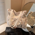 Sac fourre-tout en toile à fleurs crème avec motif rose et détails de cordon - Motif Floral Frais / Blanc Cassé