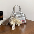 Mini borsa argento metallizzato con fiocco in pizzo, perla e patch cane carino - Argento (Con Ciondolo)