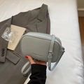Lichtgrijs blauwe leren crossbodytas met litchi-patroon en verstelbare schouderriem - Blauw