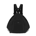 Detailsicht des schwarzen Nylon-Rucksacks mit Dreiecksform und Reißverschlusstasche - Schwarz