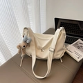 Grand sac à bandoulière en similicuir blanc crème avec papillon et breloque chien - Avec Pendentif / Blanc Cassé