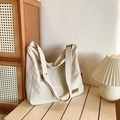 Große cremeweiße wasserfeste Nylon-Kuriertasche mit verstellbarem breitem Schultergurt - Gebrochenes Weiß