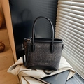 Sac seau en tweed argenté scintillant avec détails en cuir noir et bandoulière - Noir sans Pendentif