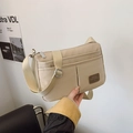Große beige Nylon-Umhängetasche für Damen im minimalistischen Rechteck-Design für Büro - Beige