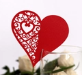 Marque-place cœur rouge découpé au laser avec motifs de volutes pour verres de mariage - Rouge