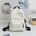 Zaino minimalista in nylon beige leggero con spalline nere per i viaggi quotidiani - Bianco