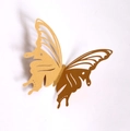 Primo piano dell'adesivo murale farfalla 3D dorata con trama d'ali intagliata al laser - Beige Oro