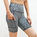 Pantalones cortos de yoga de talle alto para mujer en gris vigoré con bolsillos - S / Negro Jaspeado