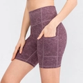 Dames yoga shorts met hoge taille, paarse marmerprint en handige zijzakken - Paarsrood Gevlekt