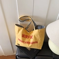 Borsa tote in tela gialla con scritte rosse e fodera a righe bianche e blu - Giallo