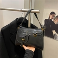 Borsa a tracolla nera a sella con cuciture a contrasto e hardware dorato - Nero senza Ciondolo