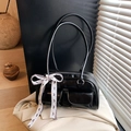 Borsa a spalla nera lucida con doppie tasche e nastro di pizzo decorativo chic - Nero