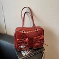 Zaino chic rosso scuro stile balletto con graziosi fiocchi e ampia capacità per pendolari - Con Ciondolo / Borgogna