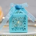 Caja de caramelos azul claro cortada con láser con diseño de hojas y lazo de cinta - Azul Tiffany
