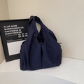Minimalist large-capacity tote bag in navy blue nylon with wide shoulder straps - Blue