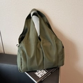Sac fourre-tout en nylon vert olive avec design plissé et large bandoulière de style - Vert