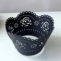 Elegante pirottino per cupcake nero tagliato al laser con motivi floreali a rose - Nero Cachi