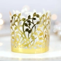 Goldene lasergeschnittene Papier-Kerzenhülle mit Blattmotiv für Festdekoration - Reflektierendes Gold