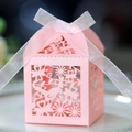 Caja de dulces de boda rosa cortada con láser con diseño de pájaro y cinta blanca - Rosa
