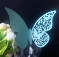 Segnaposto a farfalla per calice in blu tiffany con dettagli floreali intagliati a laser - Blu Tiffany