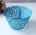 Détail de contour de cupcake bleu ciel découpé au laser avec motifs floraux évidés - Bleu Ciel
