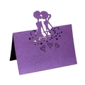 Violette Platzkarte mit Herz und küssendem Paar aus schimmerndem Perlmuttpapier - 50 Blatt / Dunkellila