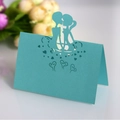 Marque-place bleu clair découpé au laser avec cœur et silhouette pour décoration de mariage - Bleu Tiffany