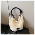 Bolso shopper tejido en blanco crema con asa de cuentas negras y textura artesanal - Blanco Roto