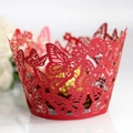 Elegante rote lasergeschnittene Schmetterlings-Cupcake-Förmchen für Hochzeitsdeko - 5cm / Perlrot