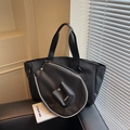 Große schwarze Schultertasche mit passender Schlägerhülle in minimalistischem Design - Schwarz