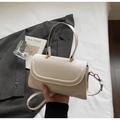 Minimalistische cremeweiße Umhängetasche aus PU-Leder mit Griff und goldener Hardware - Gebrochenes Weiß