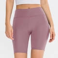 Pantaloncini yoga a vita alta rosa polvere con tasche laterali e vestibilità push-up - S / Rosa Nebbia