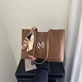 Borsa tote in pelle marrone con manico in foulard di seta e fibbia dorata M elegante - Cuoio