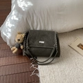 Chic dark green tote bag with silver chain strap and brown teddy bear charm - Green (With Pendant)