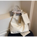 Grand sac hobo blanc crème avec petit porte-monnaie carré assorti et texture cuir souple - Blanc Cassé