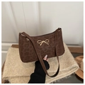 Braune Schultertasche mit Leopardenmuster, Goldschleife und feiner Kunstlederstruktur - Kaffeebraun