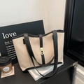 Grand sac cabas en toile beige avec bordures en cuir noir et boucle carrée dorée - Noir
