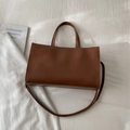 Borsa tote minimalista in pelle marrone con doppi manici e tracolla lunga in finitura opaca - Marrone Senza Ciondolo