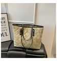 Bolso tote acolchado caqui con costuras de diamante y asas negras minimalistas - Caqui