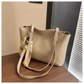 Grande borsa tote beige in pelle PU da donna con dettaglio decorativo in sciarpa di seta - Cachi