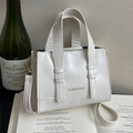 Bolso bandolera minimalista de cuero PU blanco con asas y detalle de letras doradas - Blanco