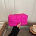 Clutch trapuntata color magenta con design imbottito e cerniera per donna - rosa acceso