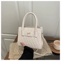 Piccola borsa quadrata chic bianco crema trapuntata con fibbia a fiocco dorato - Bianco