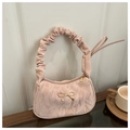 Sac hobo plissé rose avec nœud doré et poignée froncée pour femmes élégantes - Rose