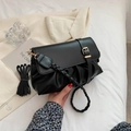 Bolso de hombro negro plisado moderno con asa trenzada y acabado de cuero PU mate - Negro