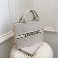 Sac cabas en toile blanche avec imprimé monogramme M et bande Fashion Bag chic - Petit Blanc