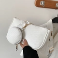 Borsa a spalla bianca intrecciata con piccolo borsellino rotondo e dettagli oro - Bianco