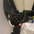 Sac sous le bras matelassé noir avec chaîne dorée pour femme, style vintage et chic - Noir