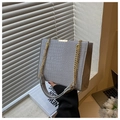 Sac à bandoulière rétro gris clair motif crocodile avec chaîne dorée élégante - Gris