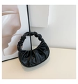 Elegante schwarze Cloud-Tasche mit weichem Raffgriff und moderner minimalistischer Textur - Schwarz